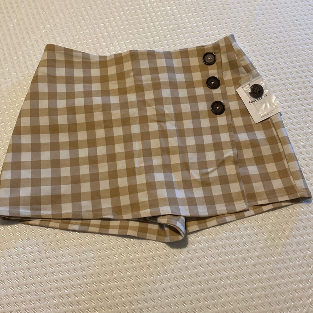 NWT - beige plaid skort Forever21 size M